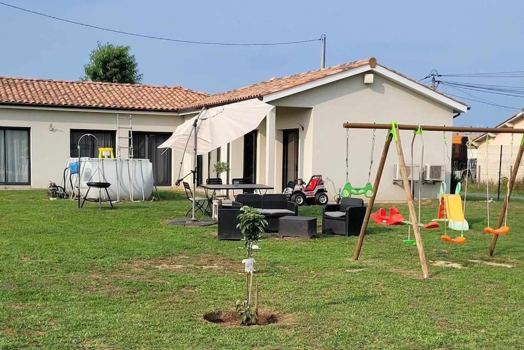 Maison Individuelle Cloturee Vila Coutras Exterior foto